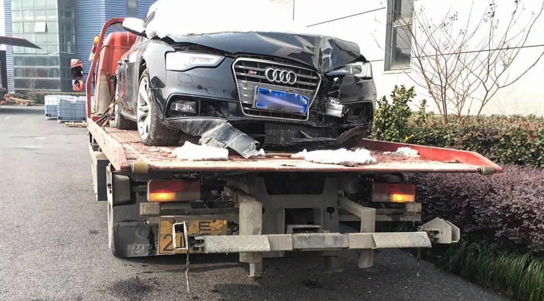 通縣汽車解體廠正規(guī)拖車！